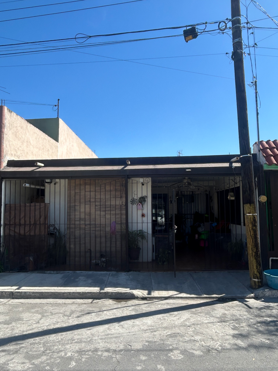 Casa en venta en Jardines de Anáhuac, San Nicolás de los Garza — foto 1 de 13