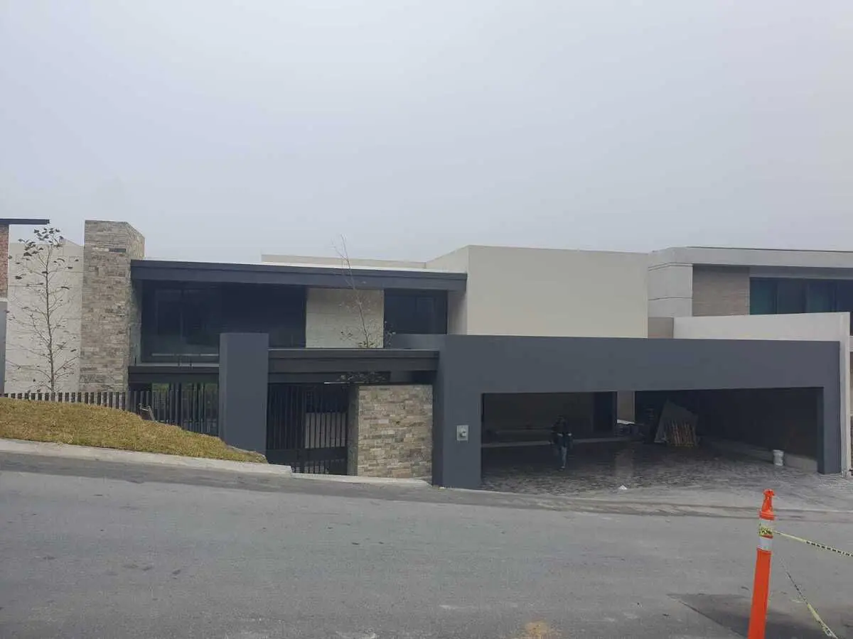 Casa en venta en Sierra Alta, Monterrey — foto 1 de 18