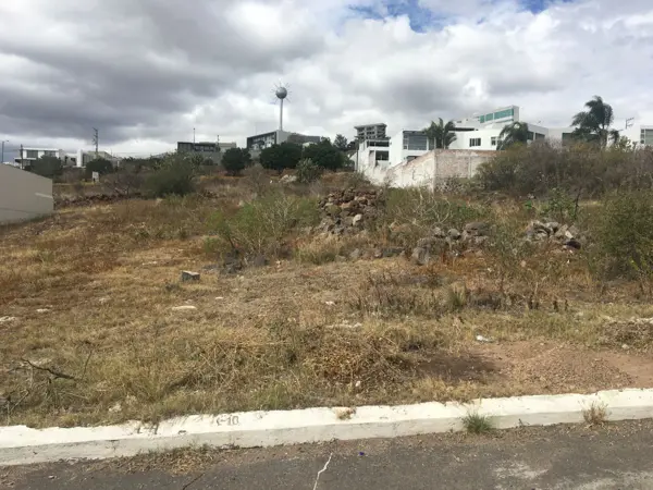 Venta de Terreno - Villas de Irapuato
