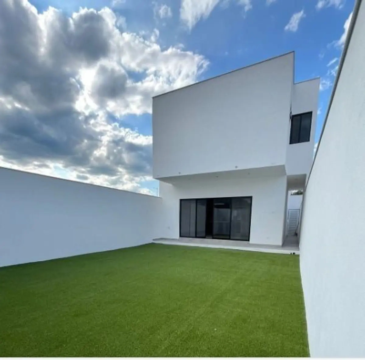 Casa en venta en Altares Residencial, Santiago — foto 1 de 12