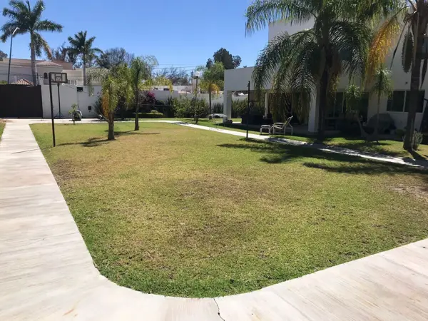 Casa en venta en Villas de Irapuato, Irapuato — foto 2 de 28