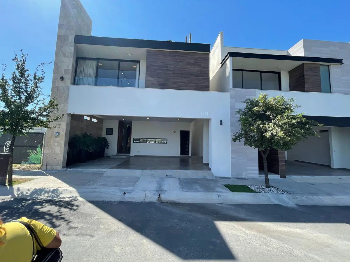 Casa en venta en Península, García — foto 1 de 24