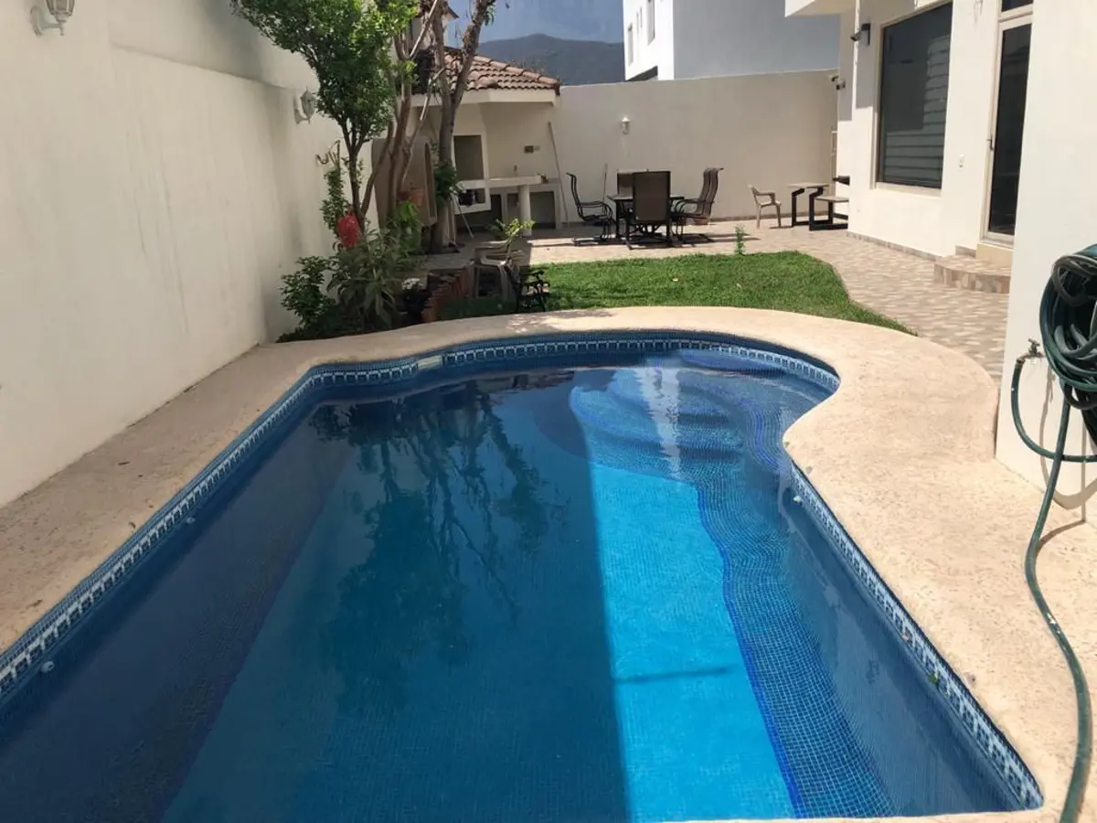 Casa en venta en Canterías Norte, Monterrey — foto 1 de 7