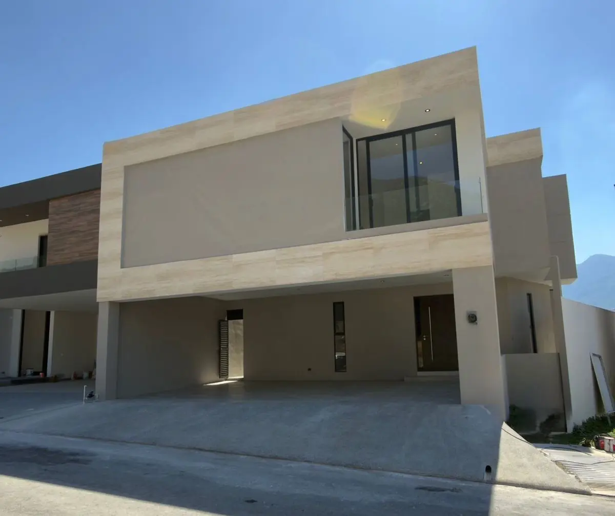 Casa en venta en Bosques de las Misiones Sector Reserva, Santiago — foto 1 de 15