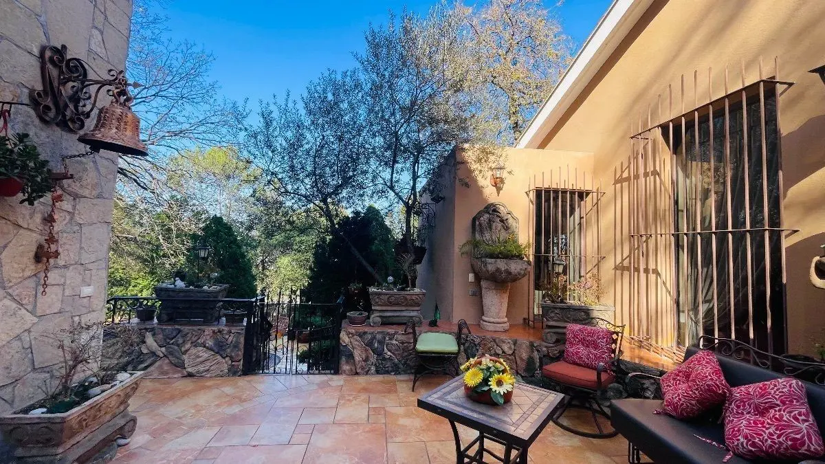 Casa en venta en Valle de San Ángel Sect Español, San Pedro Garza García — foto 1 de 17