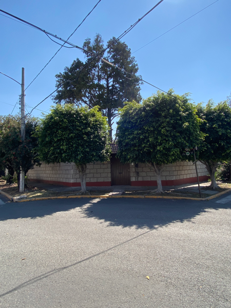 SE RENTA CASA DE UN PISO EN LA COLONIA DEL VALLE