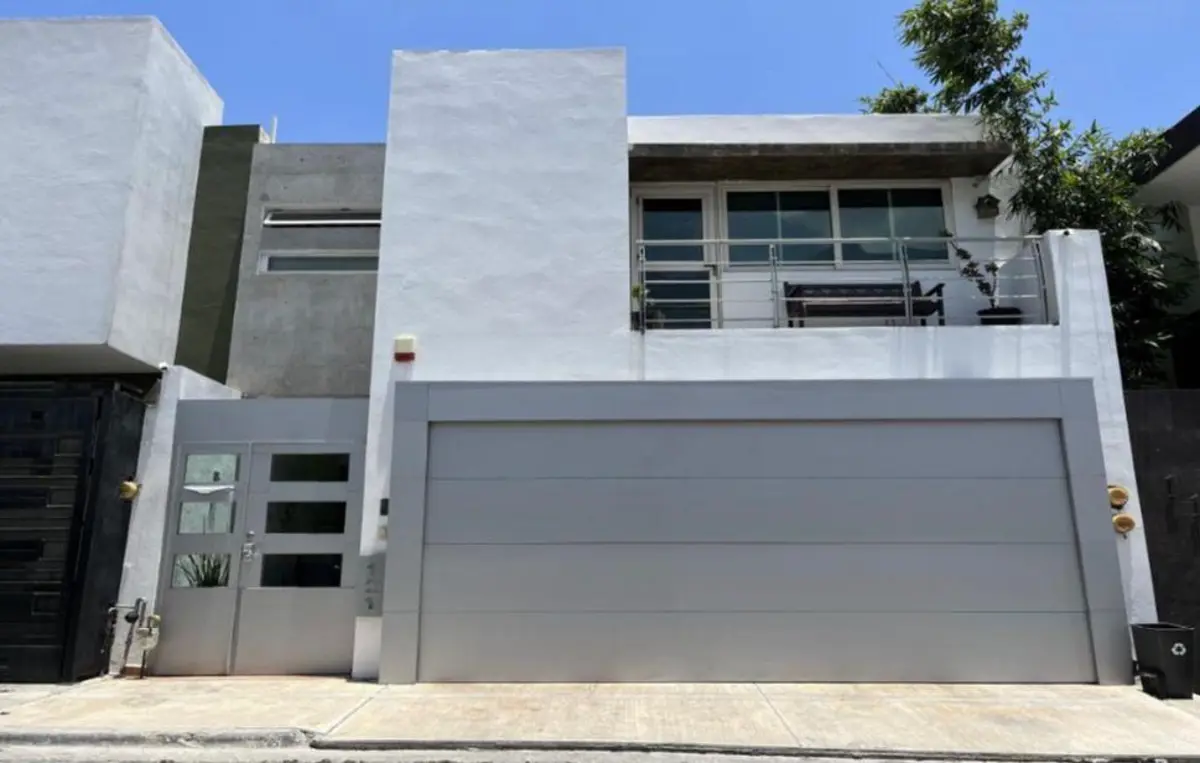 CASA EN VENTA EN CUMBRES ELITE CASA EN VENTA EN CUMBRES ELITE