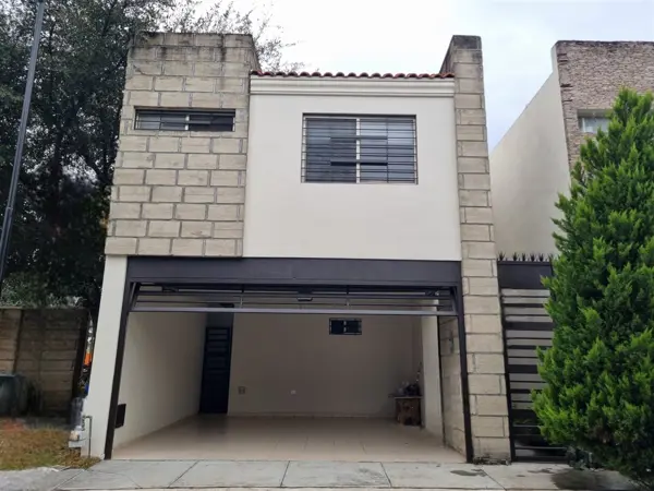 CASA EN RENTA EN BRISAS DE VALLE ALTO