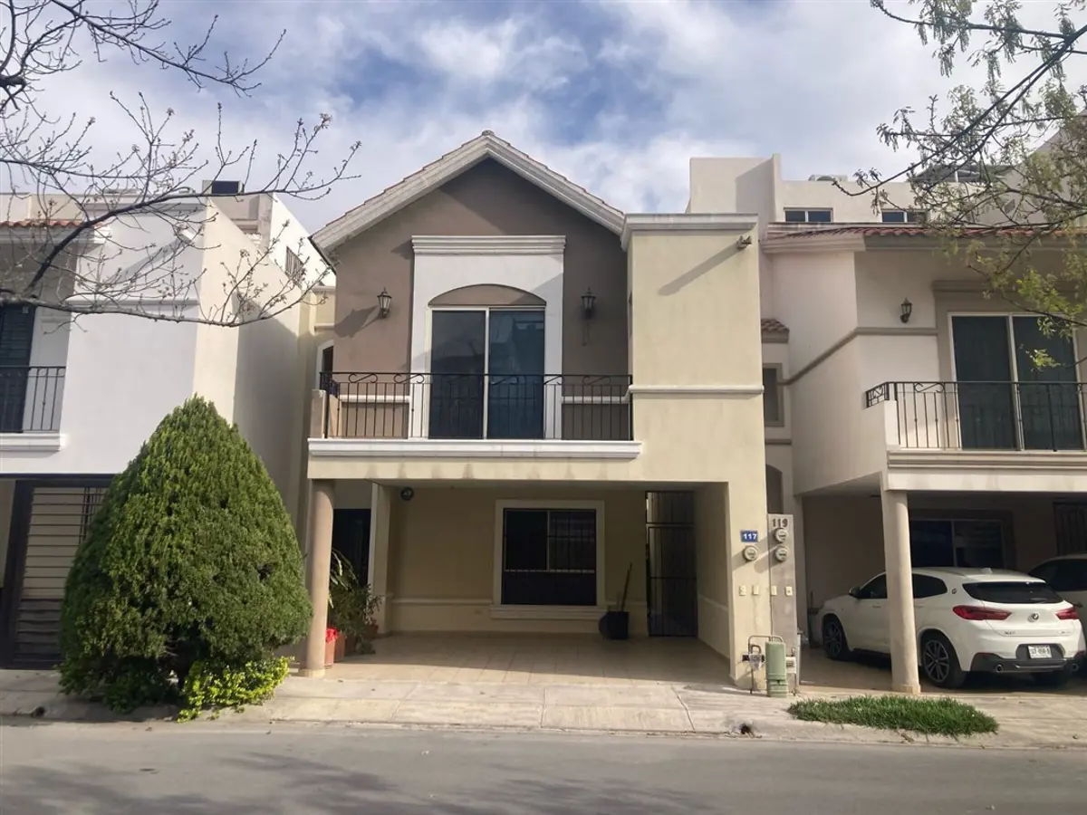 CASA EN VENTA EN ZONA LA FAMA CASA EN VENTA EN ZONA LA FAMA