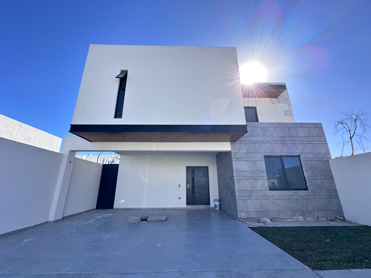 Casa en venta en La Escondida, Saltillo — foto 1 de 24