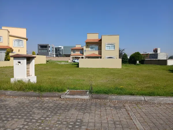Terreno de 275 m en residencial