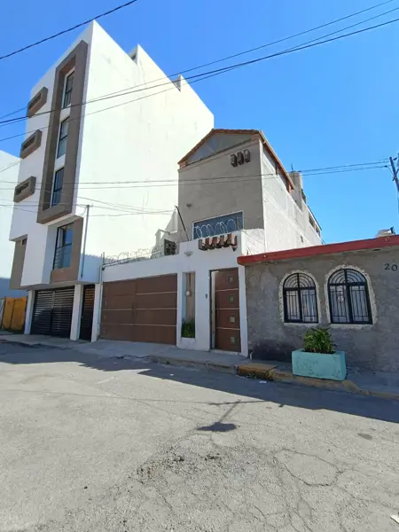 Casa en venta en Villa de las Flores 2a Sección (Unidad Coacalco), Coacalco de Berriozábal — foto 2 de 35