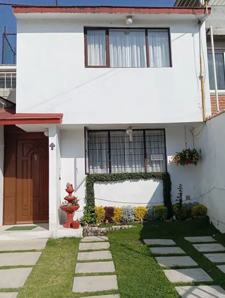 Casa en venta a solo 5 minutos de Tec Milenio en Metepec