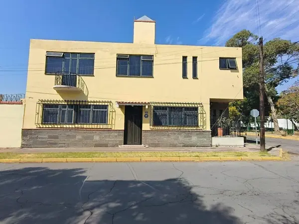 Hermosa casa en VENTA en esquina en colonia El Mirador, Puebla
