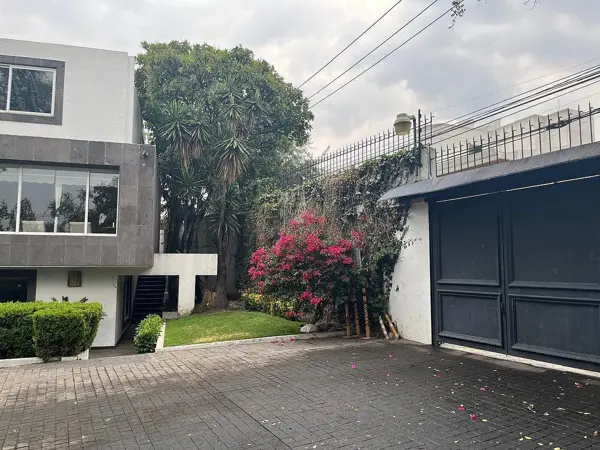 Casa en venta en Lomas de Tecamachalco, Naucalpan de Juárez — foto 2 de 23