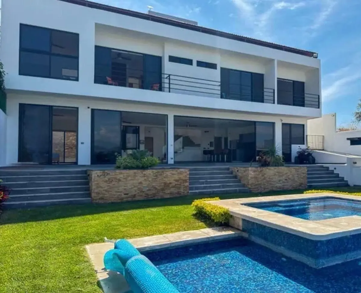 Casa en venta en Club de Golf Santa Fe, Xochitepec — foto 1 de 16