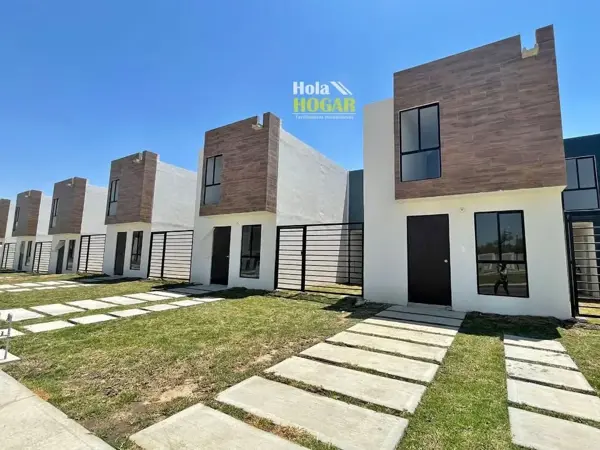 CASA en VENTA 3 Recamaras y 3 baños con excelente distribución con todo cerca