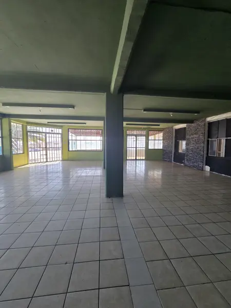 Renta de local sobre Colosio