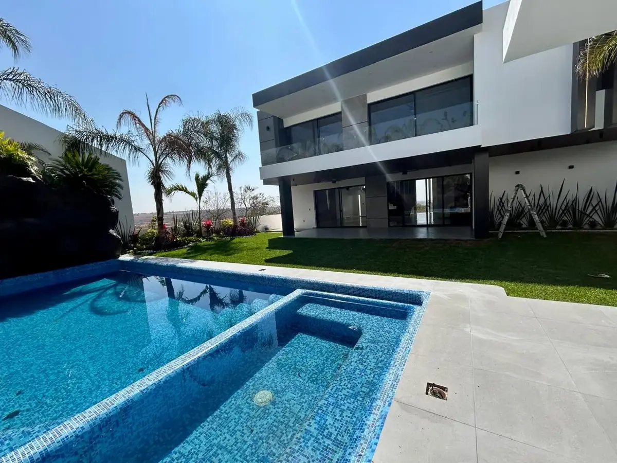 Casa en venta en Lomas de Cocoyoc, Atlatlahucan — foto 1 de 17
