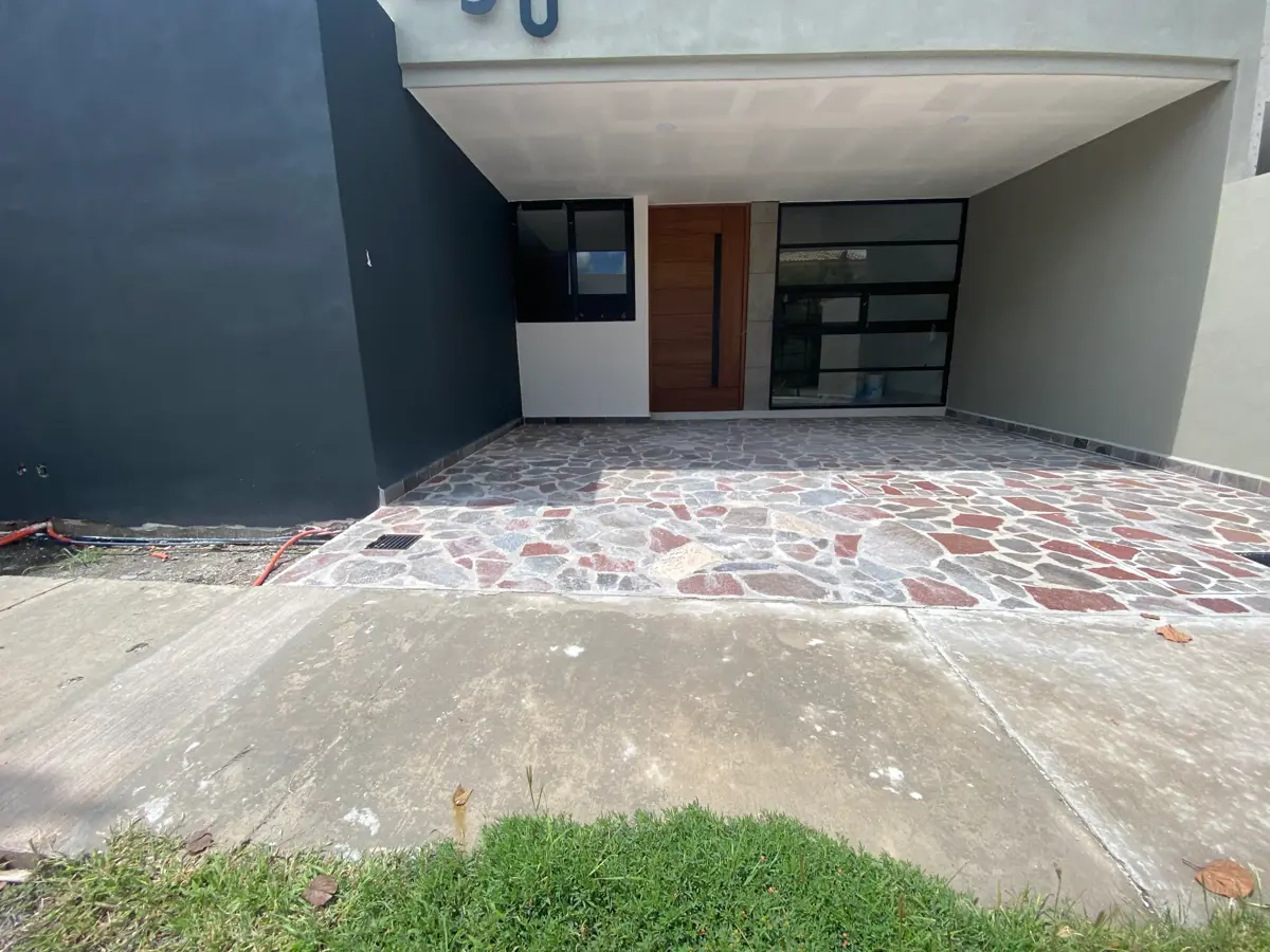 Casa en venta en Residencial Lomas Punta del Este, León — foto 1 de 10