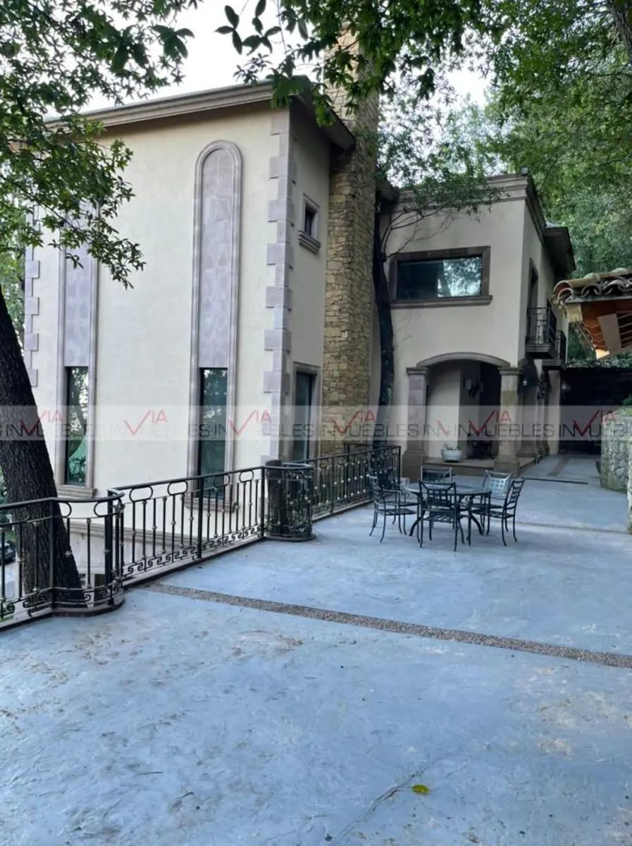 Casa en venta en Olinala, San Pedro Garza García — foto 1 de 12