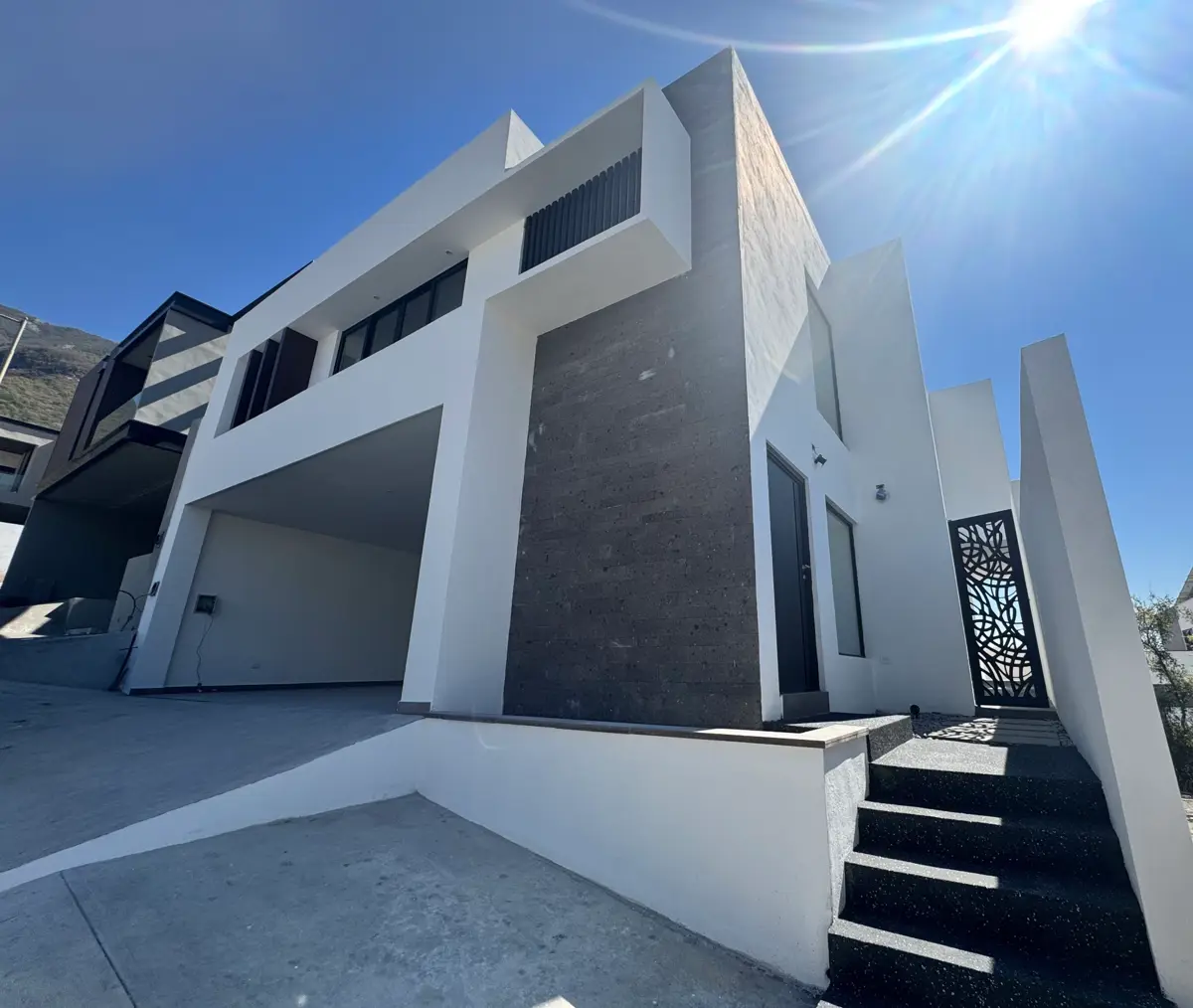 Casa en venta en El Uro, Monterrey — foto 1 de 18