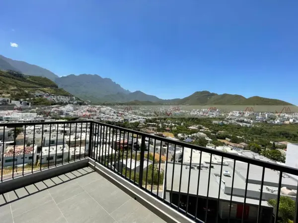 Casa en venta en Loma Bonita, Monterrey — foto 2 de 11