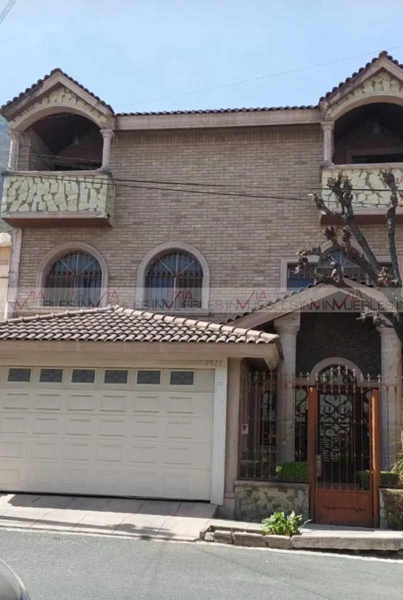Casa en venta en Residencial Cumbres, Monterrey — foto 1 de 8