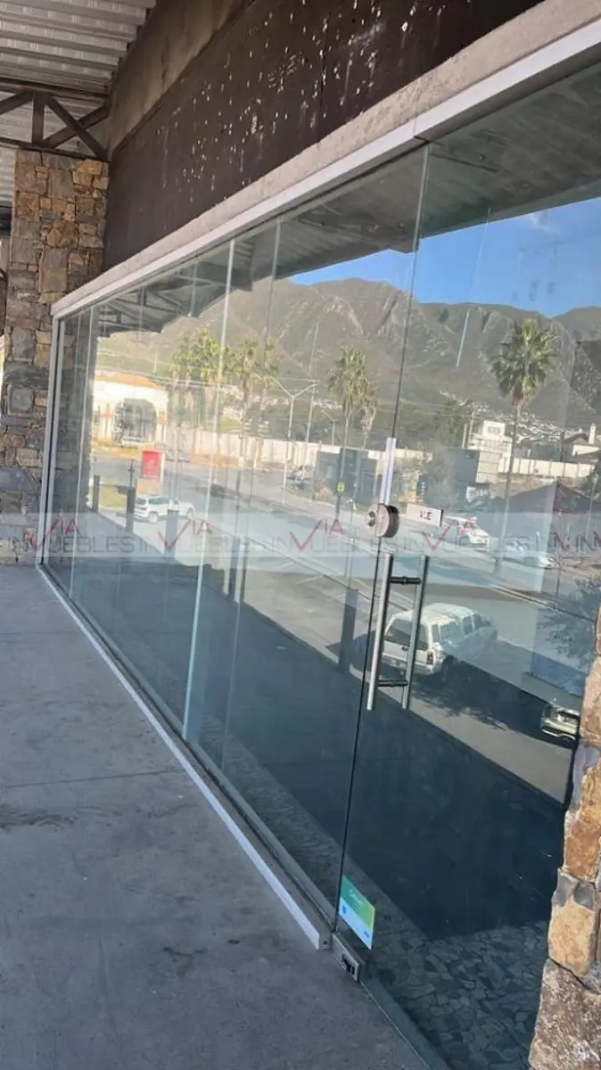 Local en renta en El Uro Oriente, Monterrey — foto 1 de 8