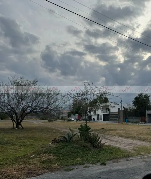 Terreno en venta en Jardines de Capellania, Cadereyta Jiménez — foto 3 de 8