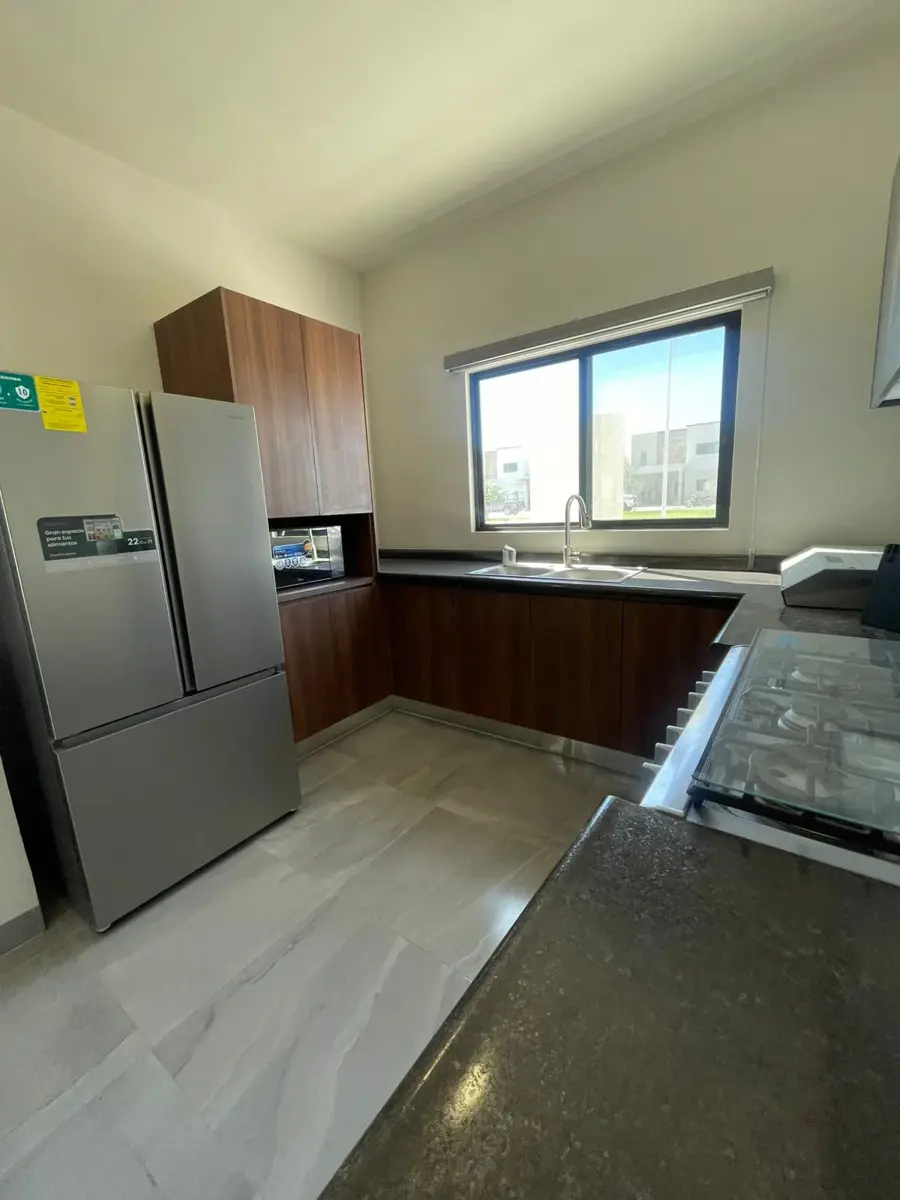Vista 2 de CASA EN VENTA LOS OLIVOS