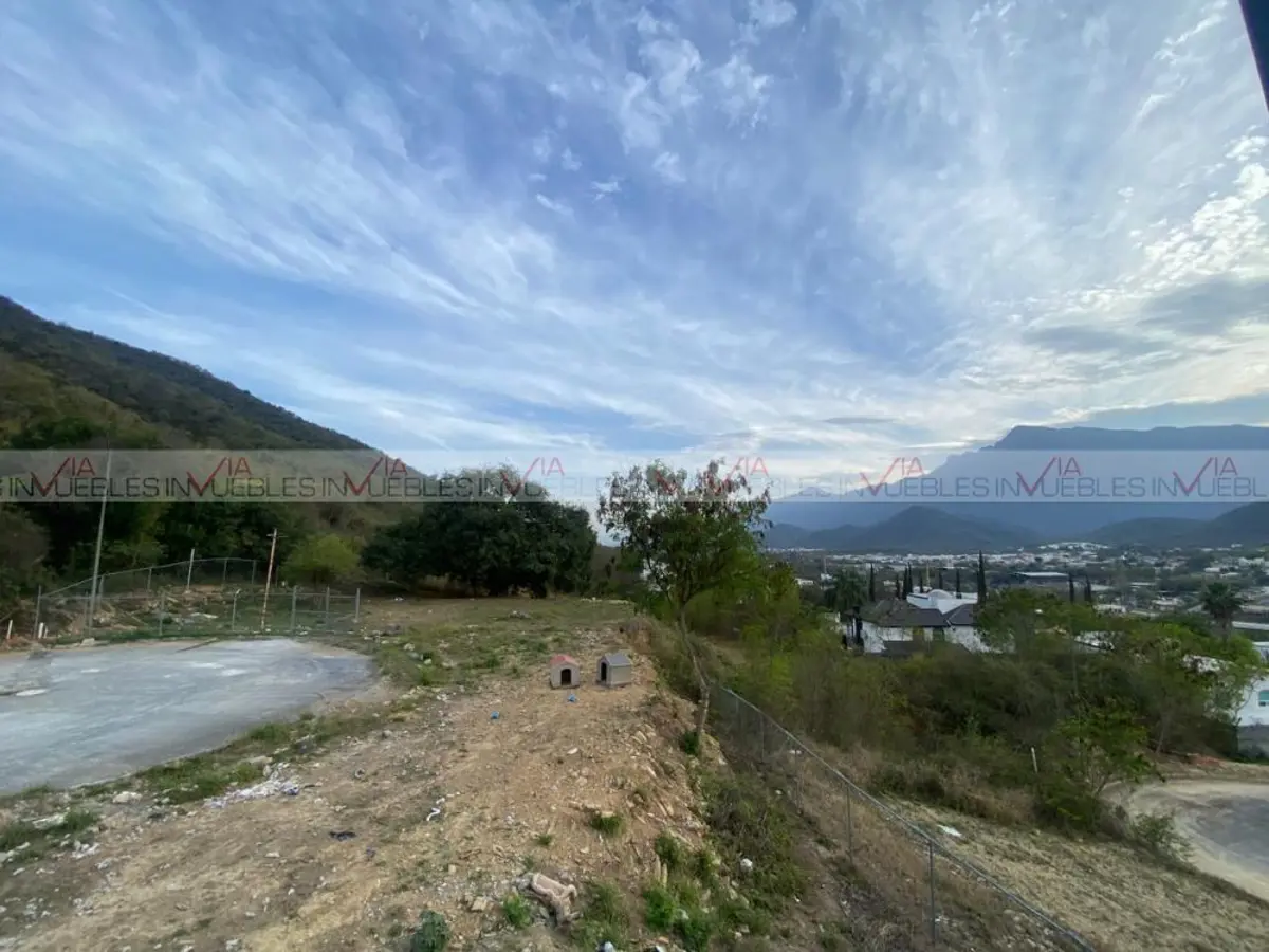 Terreno en venta en Bosques de las Lomas, Santiago — foto 1 de 8
