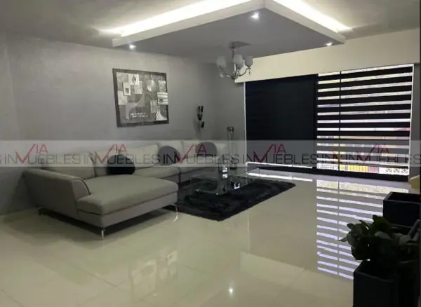Casa en renta en Cadereyta Jimenez Centro, Cadereyta Jiménez — foto 2 de 16