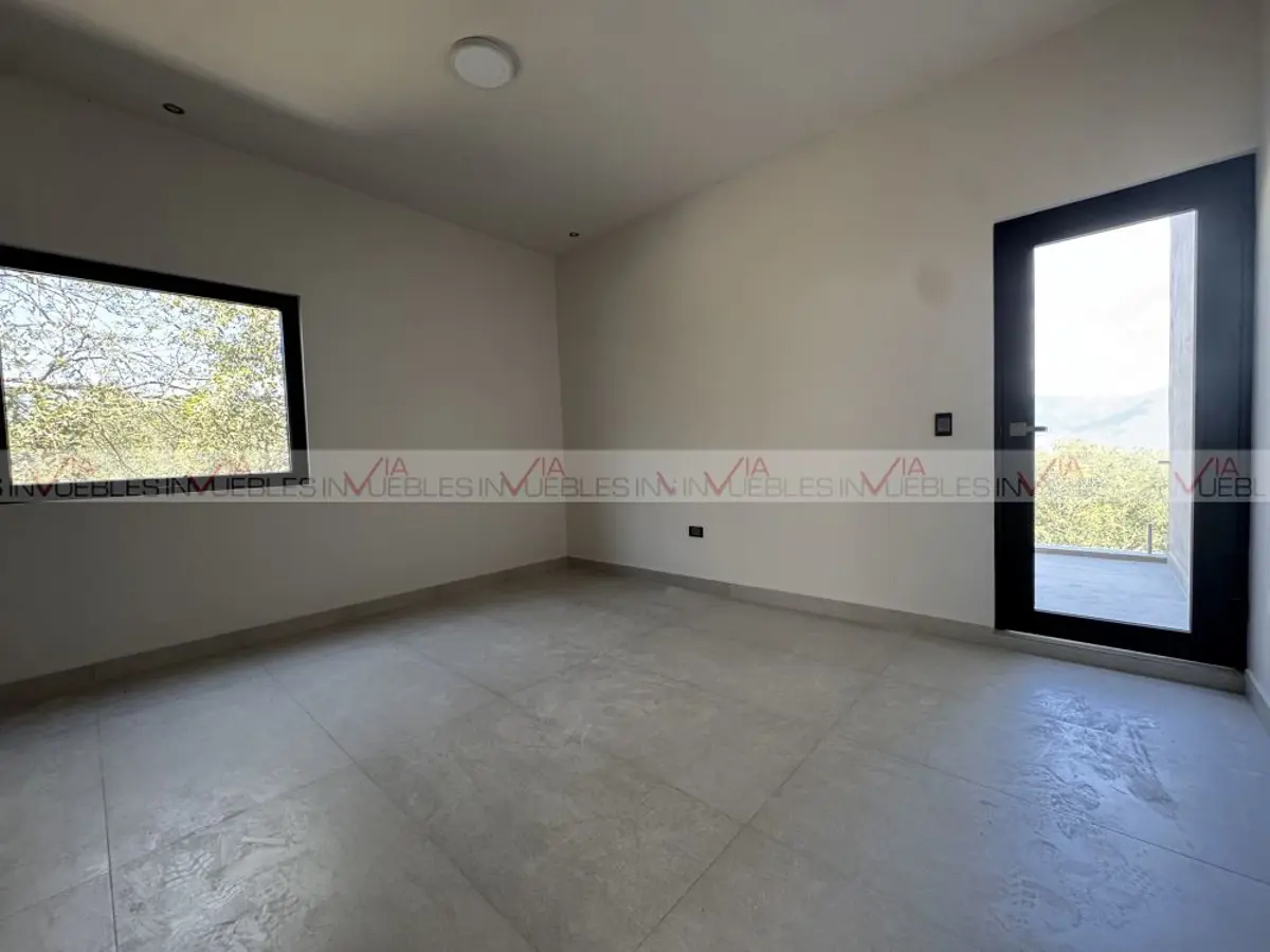 Casa en venta en Valle de Santiago, Santiago — foto 1 de 19