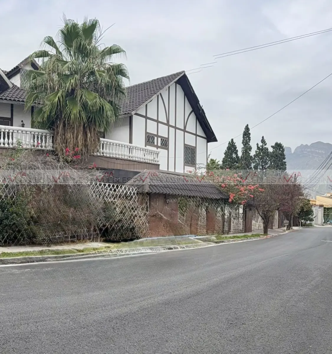 Casa en venta en Lomas del Valle, San Pedro Garza García — foto 1 de 9