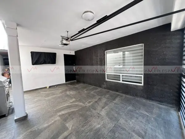 Casa en venta en Mitras Poniente, García — foto 2 de 13
