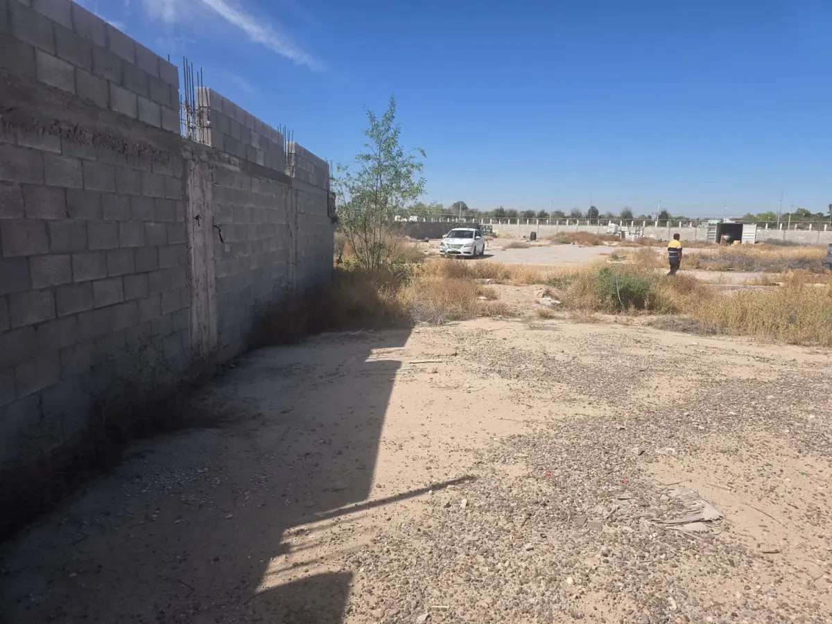 Vista 3 de Terreno en Venta en Jardines las Etnias, Torreón, Coahuila de Zaragoza