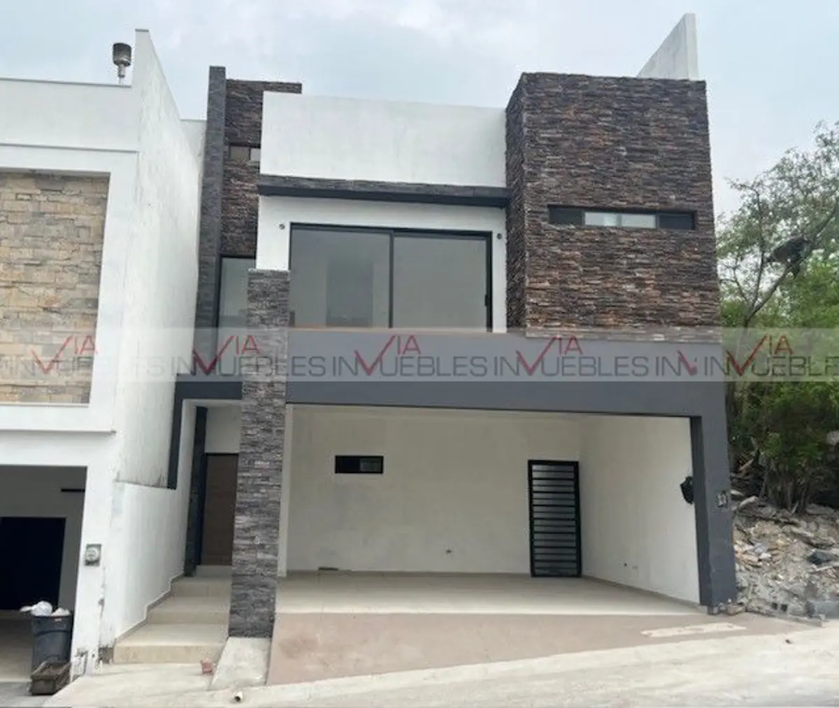 Casa en venta en Cumbres Elite Premier, García — foto 1 de 16