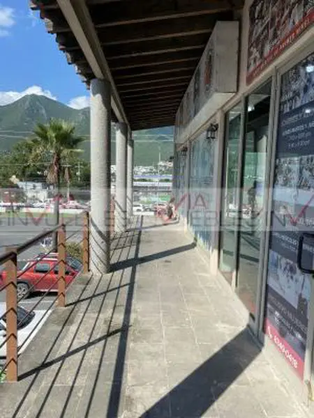 Local en venta en El Encino, Monterrey — foto 3 de 9
