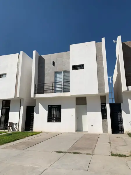 Casa Modelo Thera en Paseo Aurea / Renta