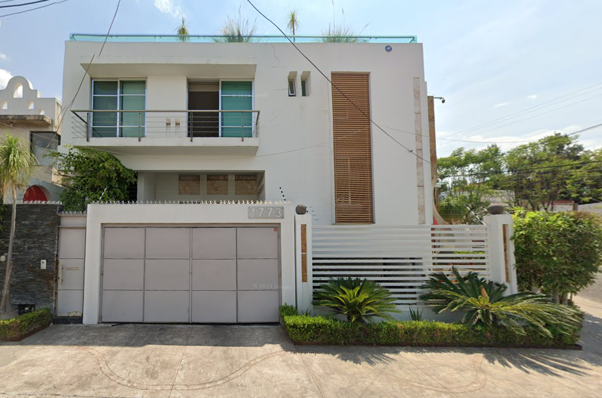 Casa en venta en Cerro Del Tesoro, San Pedro Tlaquepaque — foto 1 de 13