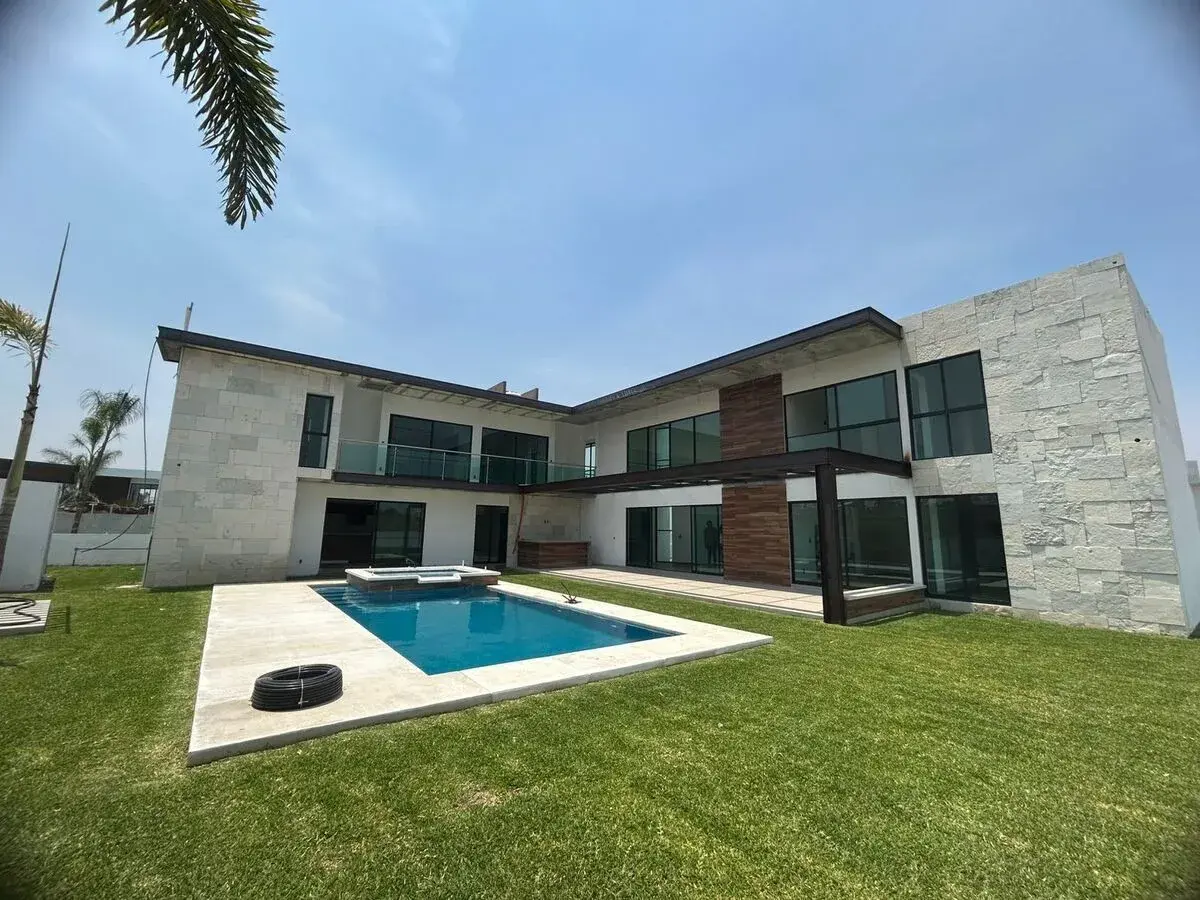Casa en venta en Lomas de Cocoyoc, Atlatlahucan — foto 1 de 11