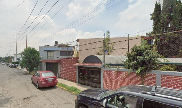 Casa en venta en Valle del Paraiso, Tlalnepantla de Baz — foto 2 de 15