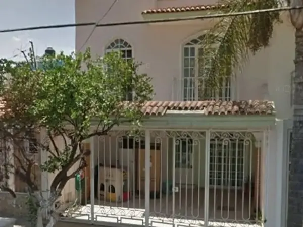 Casa en venta en Oblatos, Guadalajara — foto 3 de 16
