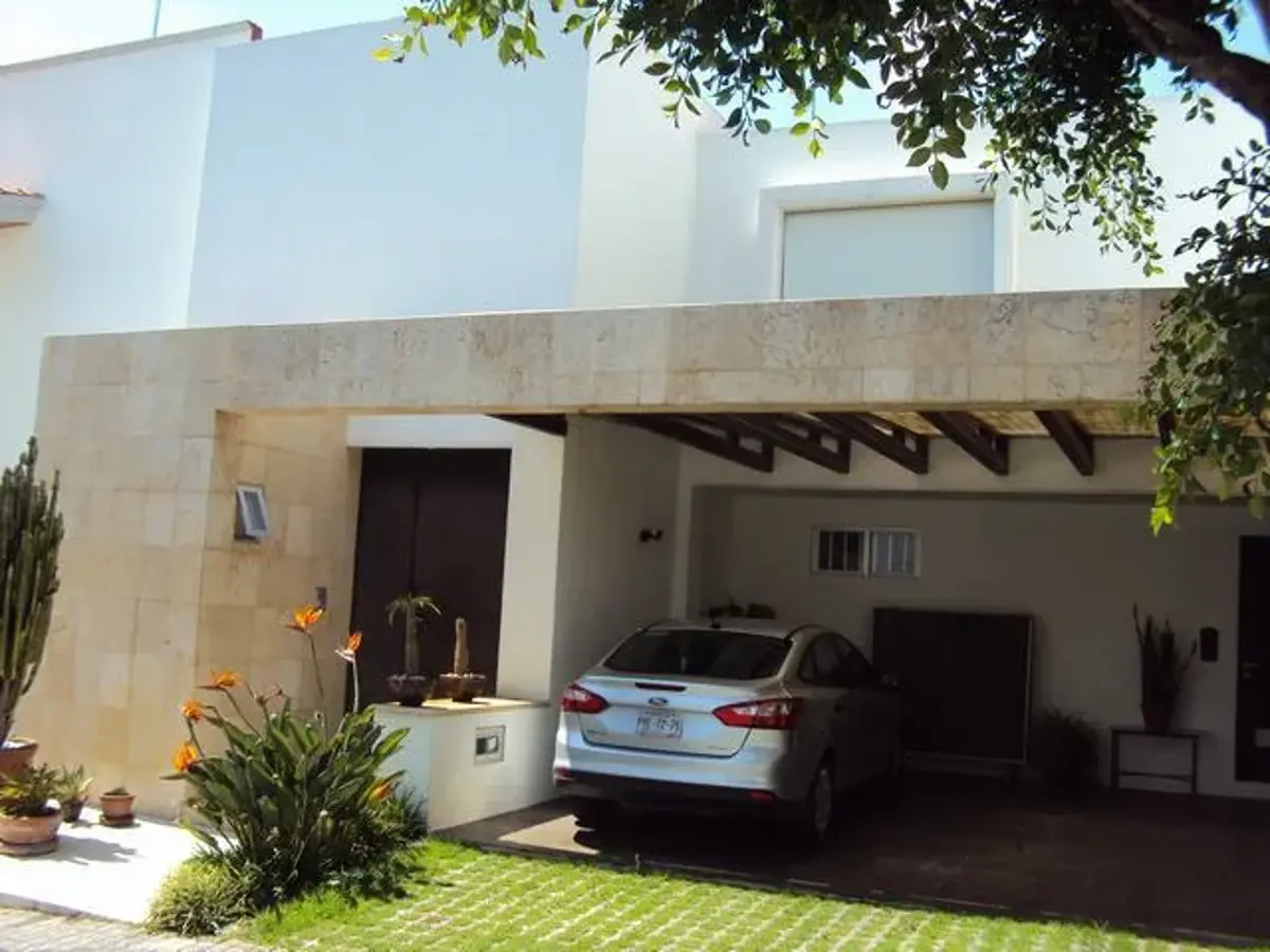 Casa en renta en Lomas de Angelópolis, San Andrés Cholula — foto 1 de 16