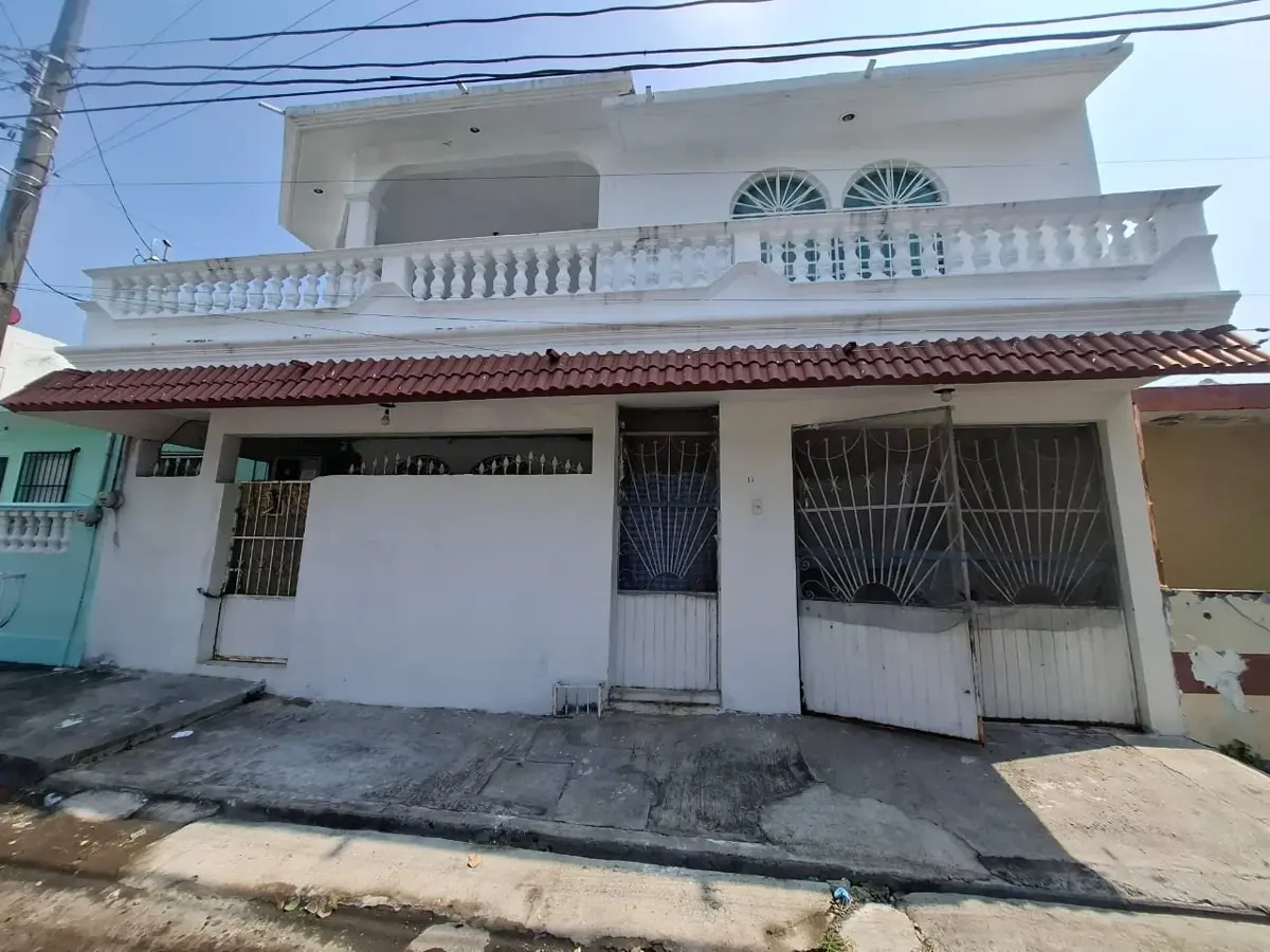 Casa en venta en Fernando Gutierrez Barrios, Boca del Río — foto 1 de 28