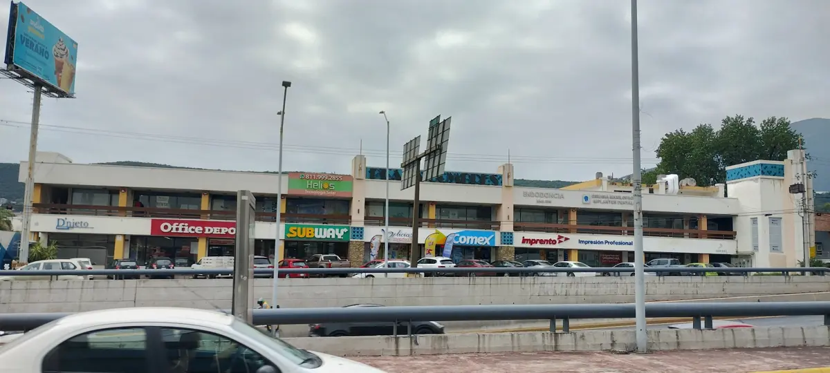 Local en renta en Las Cumbres, Monterrey — foto 1 de 10