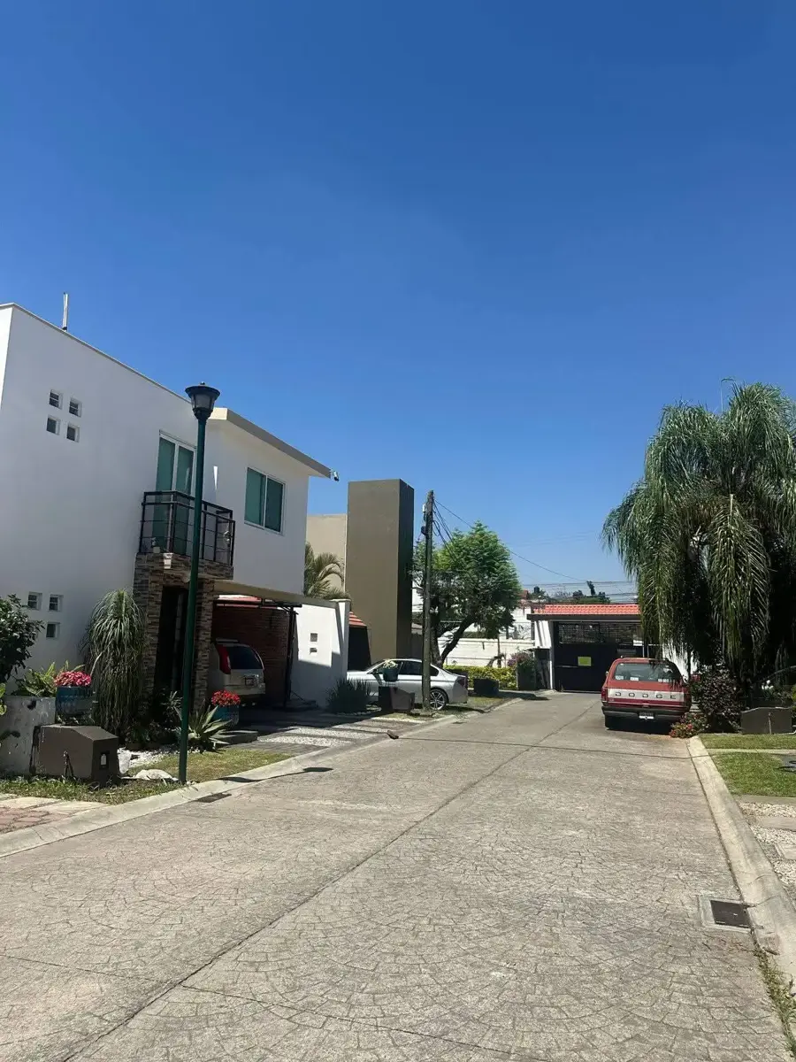 Casa en venta en Ricardo Flores Magon, Cuernavaca — foto 1 de 17