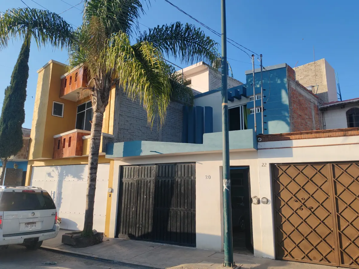 Casa en venta en Gertrudis Sanchez, Morelia — foto 1 de 31