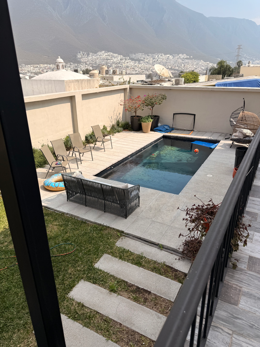 Casa en renta en Ciudad Satelite, Monterrey — foto 1 de 14